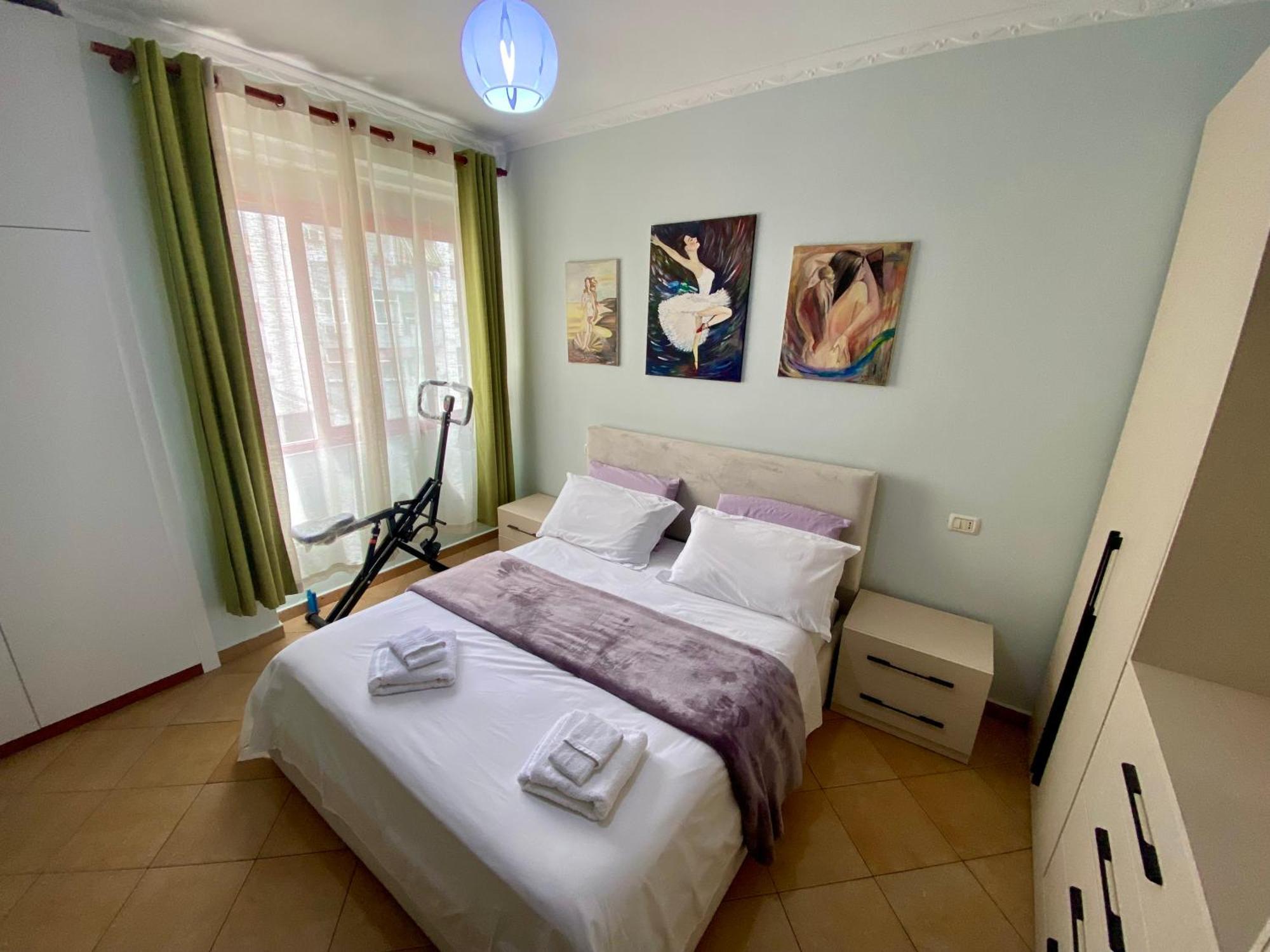 Stay At An Artist'S Place! Tirana Exteriér fotografie
