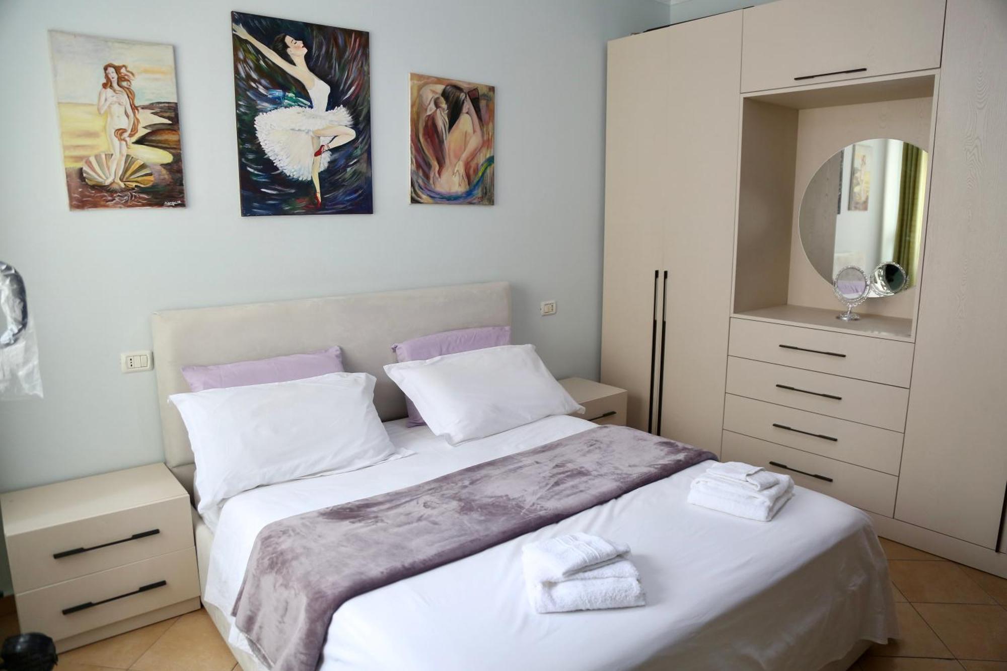 Stay At An Artist'S Place! Tirana Exteriér fotografie