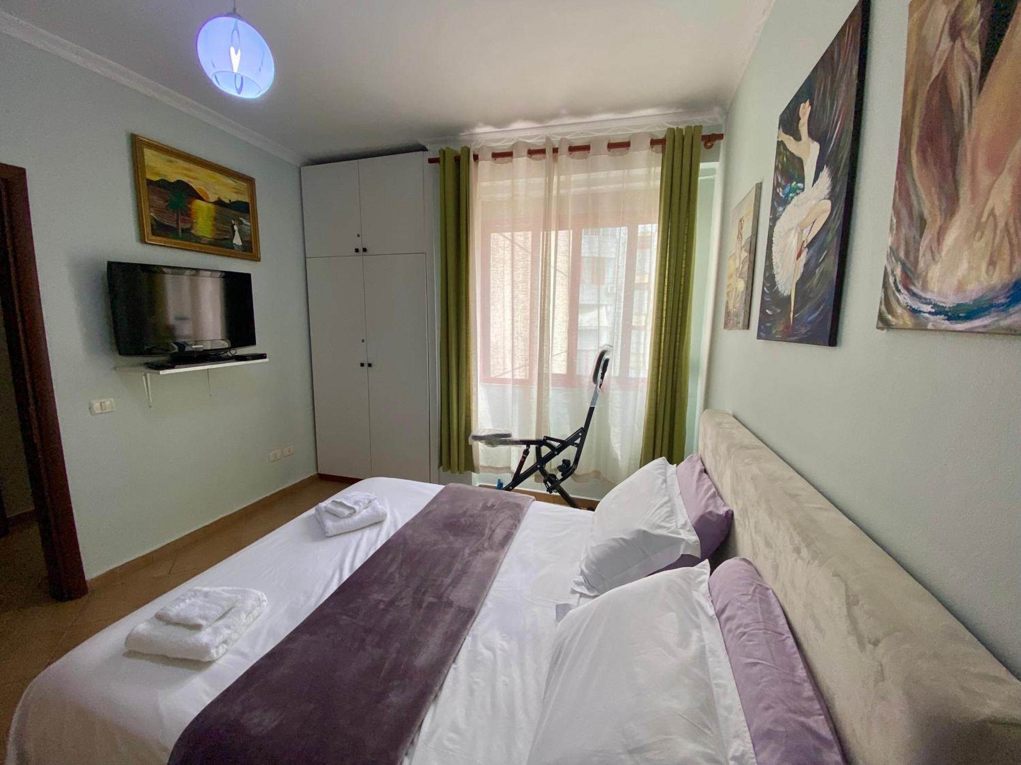 Stay At An Artist'S Place! Tirana Exteriér fotografie